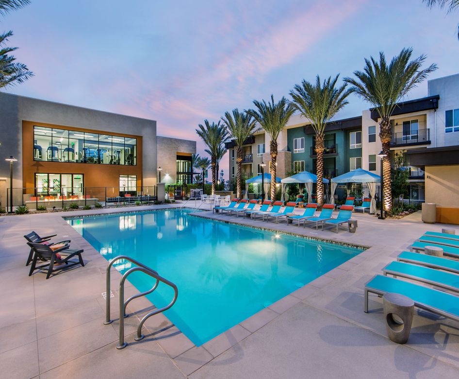 Large swimming pool with spa